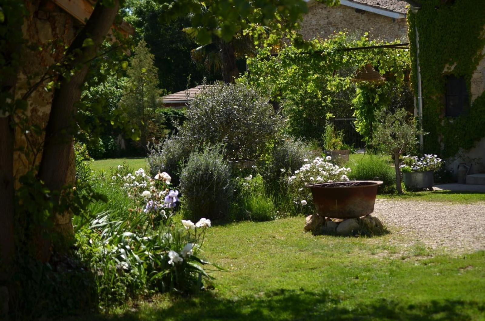Ferme St Pierre 2 Suites Avec Repas, Piscine, Clim, Cheminee Ou Baignoire Spa Chabeuil Eksteriør bilde