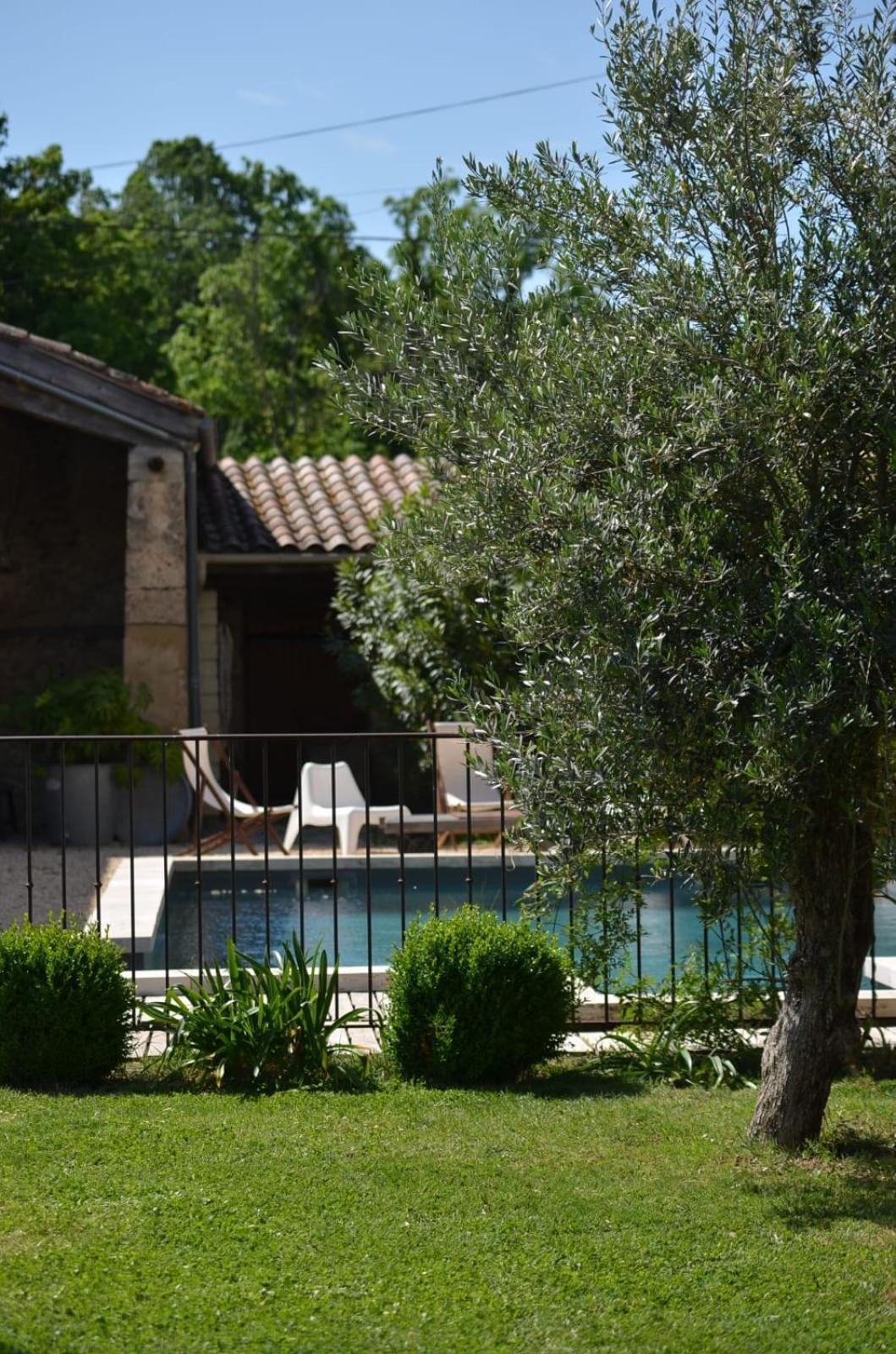 Ferme St Pierre 2 Suites Avec Repas, Piscine, Clim, Cheminee Ou Baignoire Spa Chabeuil Eksteriør bilde