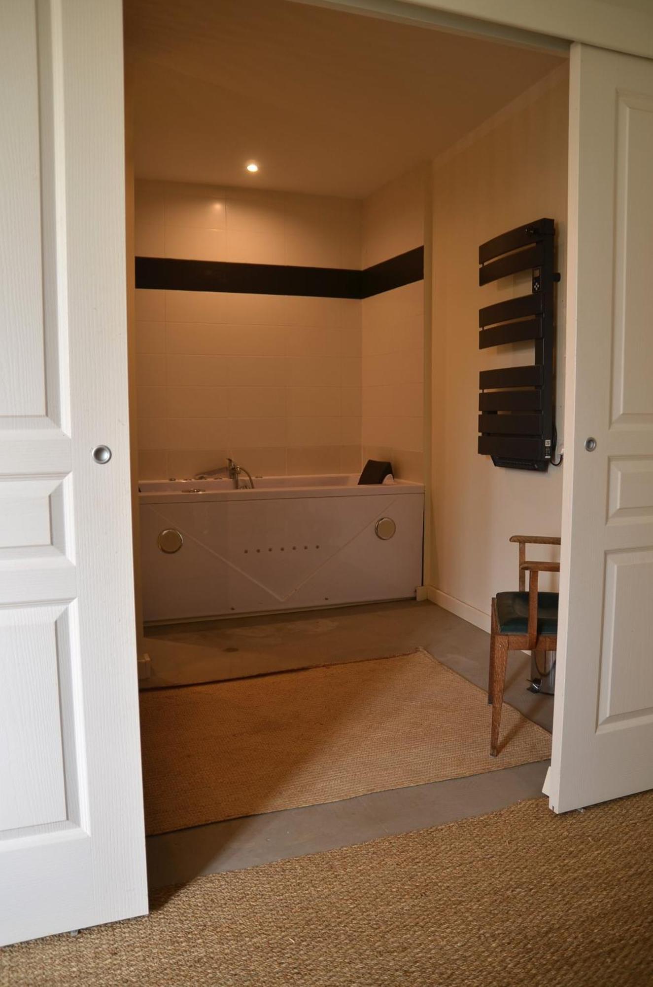 Ferme St Pierre 2 Suites Avec Repas, Piscine, Clim, Cheminee Ou Baignoire Spa Chabeuil Eksteriør bilde